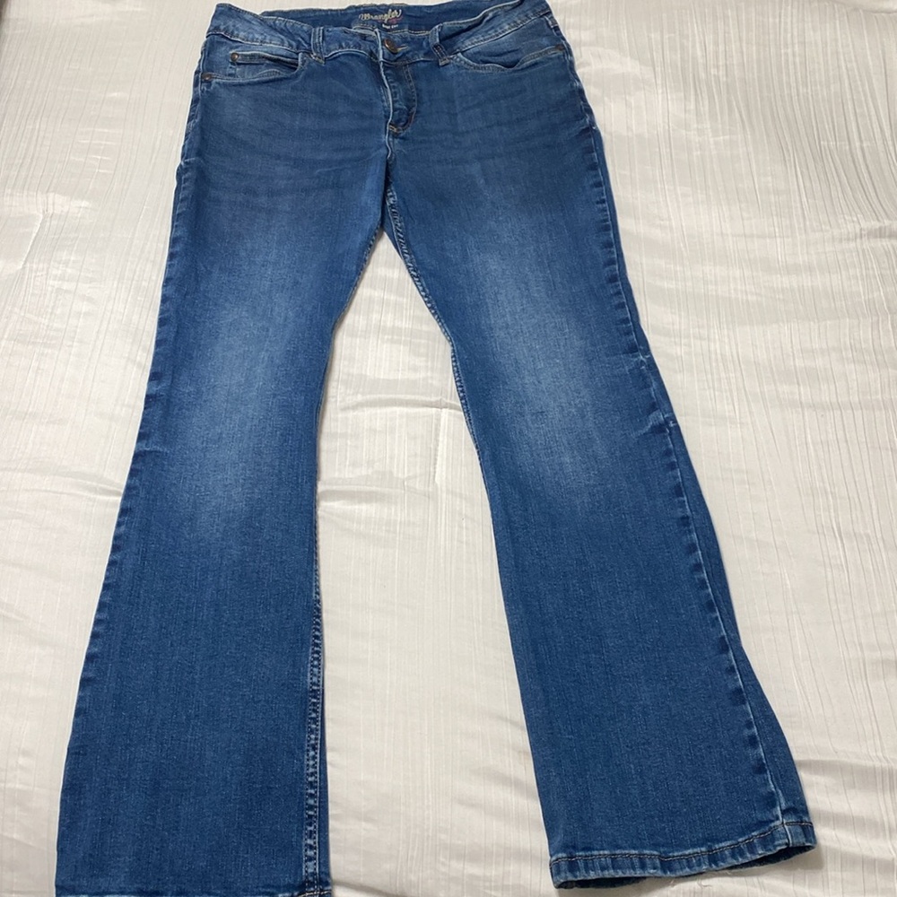 Women’s Wrangler boot cut jeans